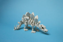 Încărcați o imagine în vizualizatorul galeriei: Flexi Dínó Csontváz, Tüskéshátú