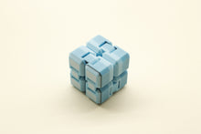 Încărcați o imagine în vizualizatorul galeriei: Infinity Kocka Fidget #1