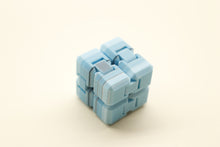 Încărcați o imagine în vizualizatorul galeriei: Infinity Kocka Fidget #6