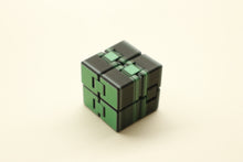 Încărcați o imagine în vizualizatorul galeriei: Infinity Kocka Fidget #7
