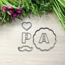 Încărcați o imagine în vizualizatorul galeriei: Apák Napi Linzer Kiszúró Szett Szív és Bajusz (5 részes) - Süthet3d