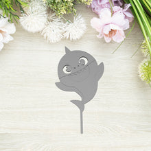 Kép betöltése a galériamegjelenítőbe: Baby Shark Tortabeszúró / Cupcake Díszítő - Süthet3d