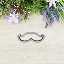 Încărcați o imagine în vizualizatorul galeriei: Bajusz - Linzer Közép Kiszúró - Süthet3d