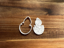 Încărcați o imagine în vizualizatorul galeriei: Csibe Tojásban Húsvéti Sütikiszúró - Süthet3d