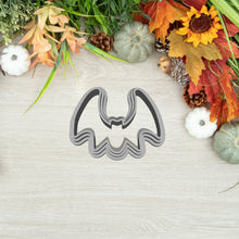 Kép betöltése a galériamegjelenítőbe: Denevér - Halloween Linzer Közép Kiszúró - Süthet3d