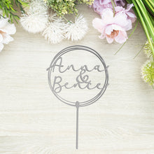 Încărcați o imagine în vizualizatorul galeriei: Egyedi Neves Tortabeszúró / Topper #2 - Süthet3d