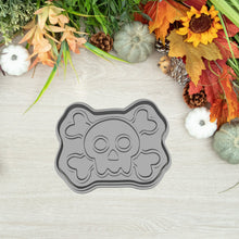 Kép betöltése a galériamegjelenítőbe: Koponya Csonttal Sütikiszúró - Halloween - Süthet3d