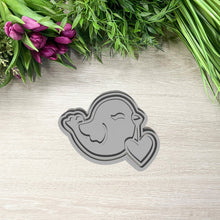 Kép betöltése a galériamegjelenítőbe: Madárka Szivecskével Sütikiszúró - Anyák napja - Süthet3d