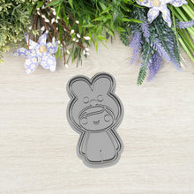 Încărcați o imagine în vizualizatorul galeriei: Nyúl jelmezes gyerek Sütikiszúró - Húsvéti - Süthet3d