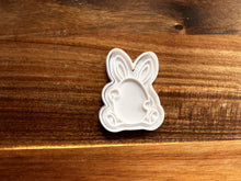 Încărcați o imagine în vizualizatorul galeriei: Nyuszifüles Tojás Húsvéti Sütikiszúró - Süthet3d