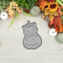 Kép betöltése a galériamegjelenítőbe: Tökön Ülő Cica #2 Sütikiszúró - Halloween - Süthet3d