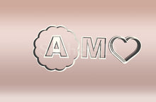 Încărcați o imagine în vizualizatorul galeriei: Anyák napi "Mama" felirat Linzer Kiszúró Szett - Süthet3d