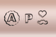 Încărcați o imagine în vizualizatorul galeriei: Apák Napi Linzer Kiszúró Szett Szív és Bajusz (5 részes) - Süthet3d