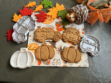 Încărcați o imagine în vizualizatorul galeriei: Autó Tökökkel Sütikiszúró #2 - Halloween - Süthet3d