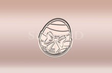 Încărcați o imagine în vizualizatorul galeriei: Csíkos Tojás Masnival Sütikiszúró - Húsvéti - Süthet3d