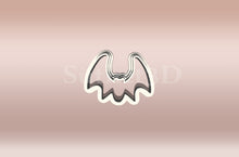 Kép betöltése a galériamegjelenítőbe: Denevér - Halloween Linzer Közép Kiszúró - Süthet3d