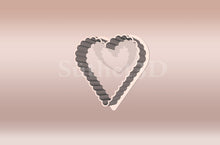 Kép betöltése a galériamegjelenítőbe: Hullámos Szív Linzer Körvonal Kiszúró - Süthet3d