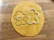 Încărcați o imagine în vizualizatorul galeriei: Mézi Karácsonyi Linzer Kiszúró Szivecske középpel Szett - Süthet3d