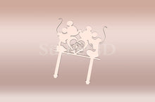 Încărcați o imagine în vizualizatorul galeriei: Mickey és Minnie esküvői Tortabeszúró / Cupcake Díszítő - Süthet3d