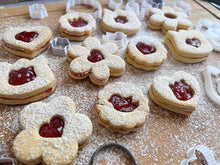 Încărcați o imagine în vizualizatorul galeriei: Óriás Tavaszi Sütikiszúró Szett - Húsvét - Süthet3d