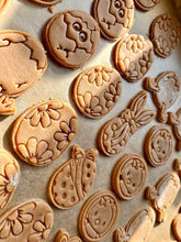 Încărcați o imagine în vizualizatorul galeriei: Óriás Tavaszi Sütikiszúró Szett - Húsvét - Süthet3d