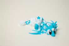 Încărcați o imagine în vizualizatorul galeriei: Flexi Sárkány (kagylós)
