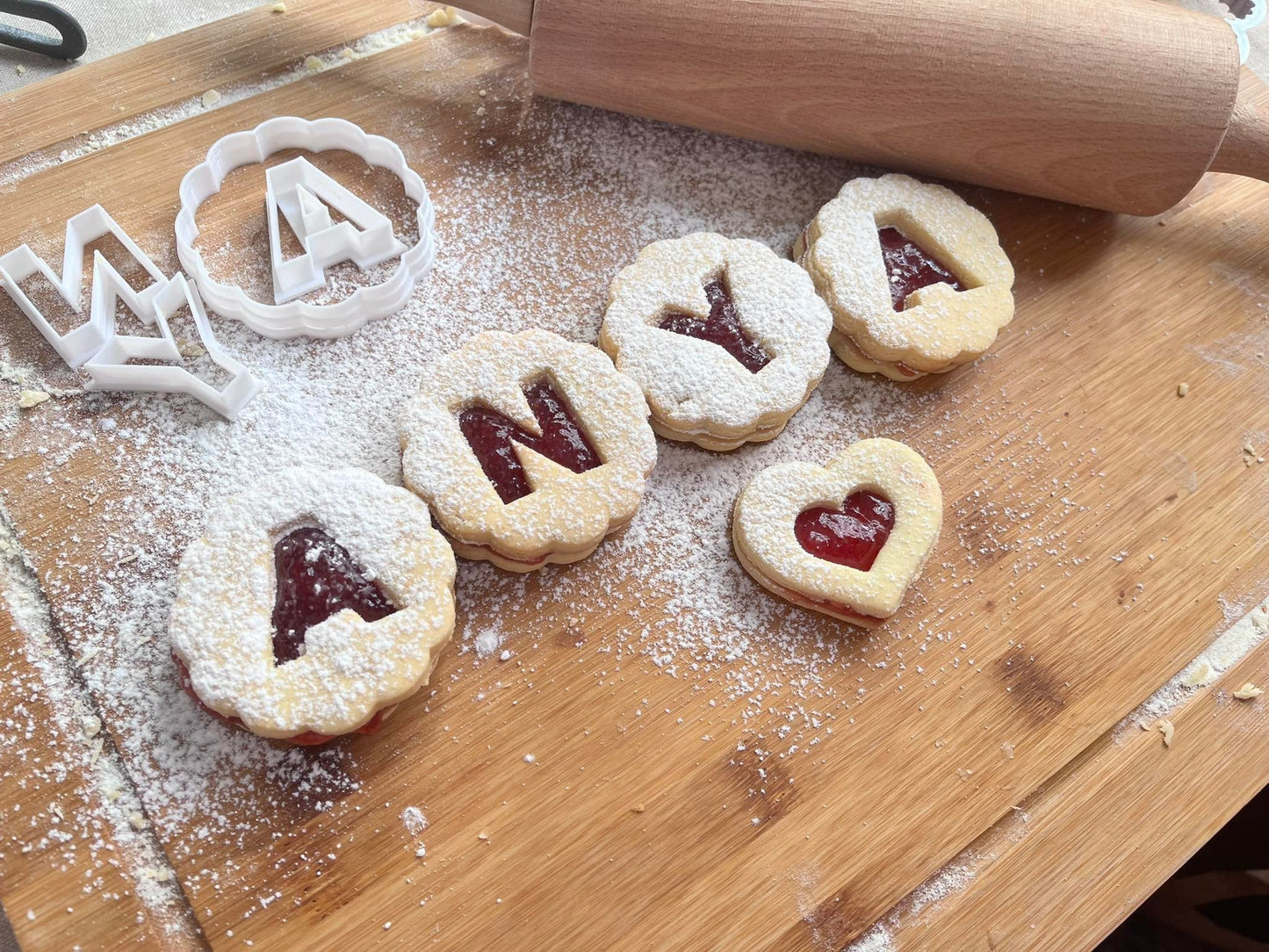 Anyák napi "Anya" felirat Nagy Linzer Kiszúró Szett (8db - os) - Süthet3d